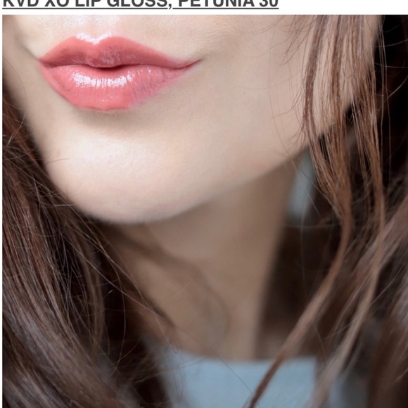 KVD Beauty XO Lip Gloss in Petinia 30 2.7ml/.091 FL OZ - Picture 5 of 12